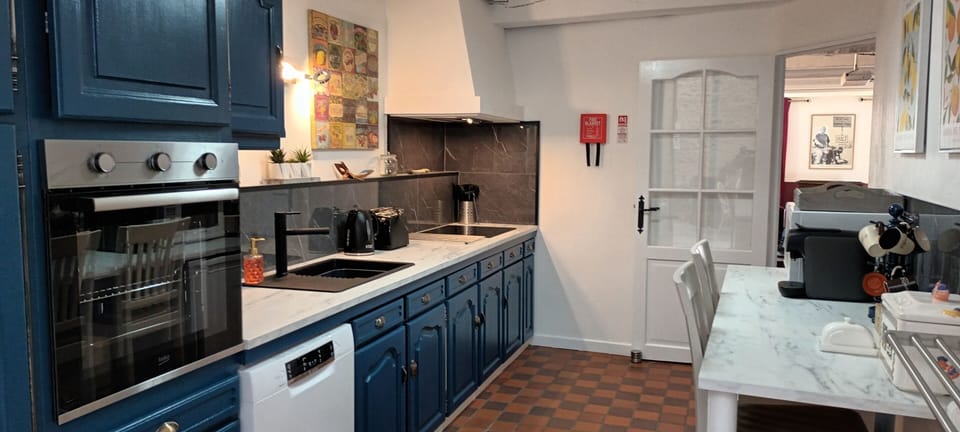 Fully-equipped kitchen
