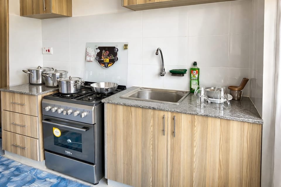 Von electric and gas cooker with electric baking oven.
