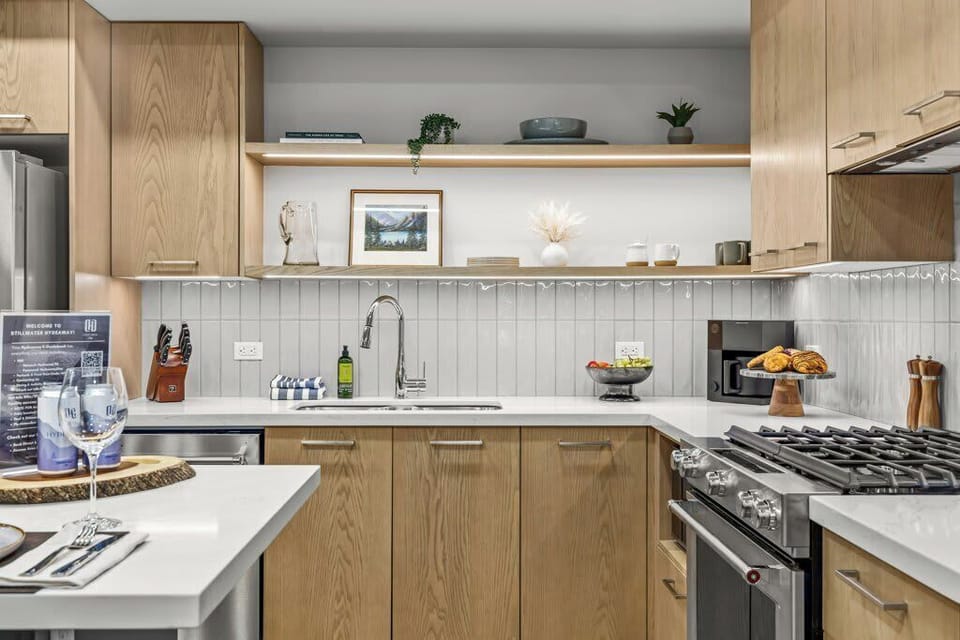 Stunning Decor and amenities!