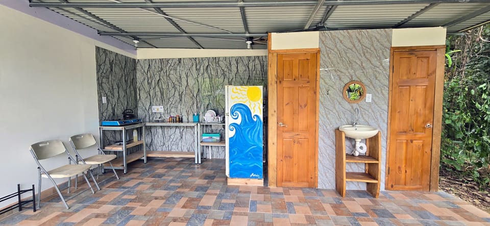 Kitchen & Dining area