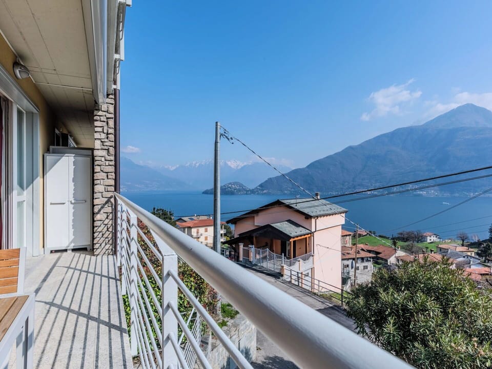 Balcony, Handrail, Apartment, Fence, Porch, Baluster, Hotel