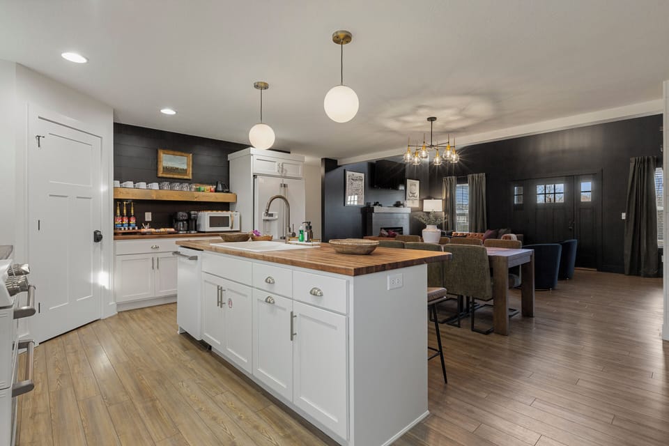 Loaded Chef's kitchen with prep island