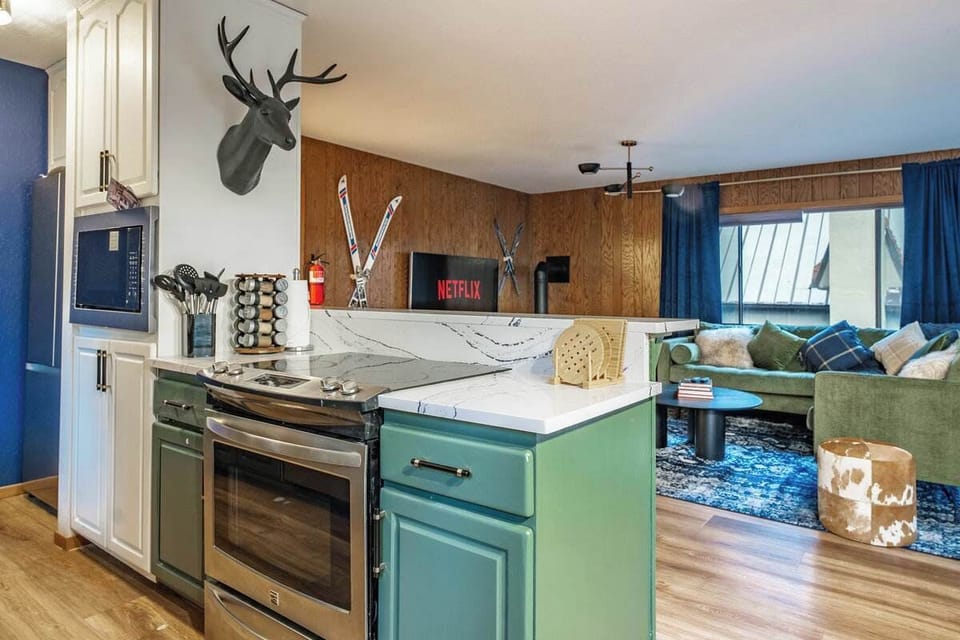 Calling all foodies (and midnight snackers)! Our kitchen is fully stocked and ready for everything—from pancake breakfasts to late-night pizza parties. Cook, eat, repeat.