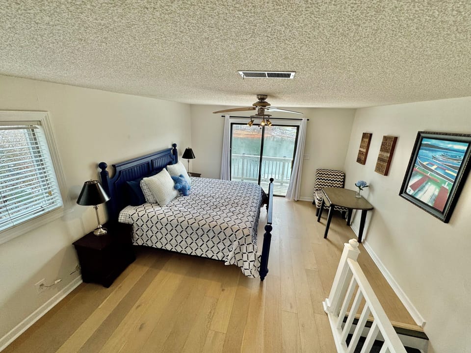 Master BR #1: 1 king, 1 bath, additional sitting area w/ 2-sink, & balcony