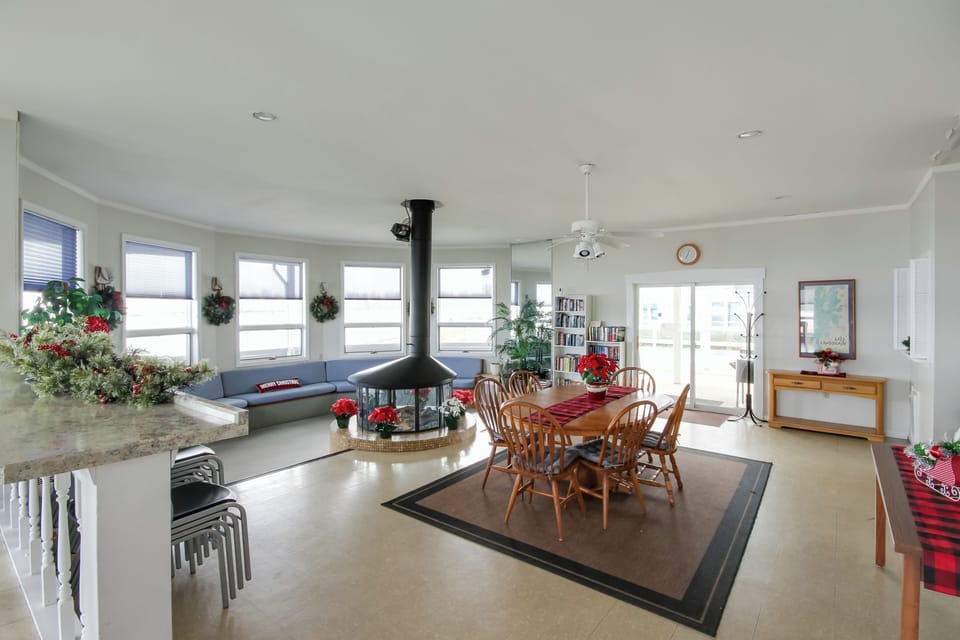 Edgewater Estates | Community Amenities | Clubhouse | Seasonal Pool