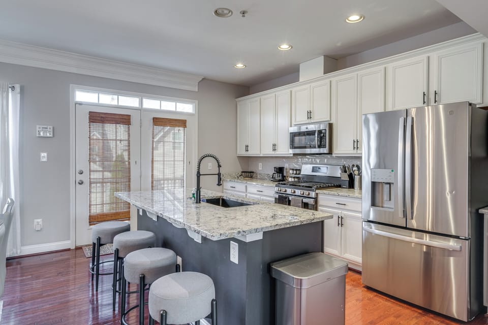 Kitchen | Blender | Toaster | Dishware & Flatware | Main Floor
