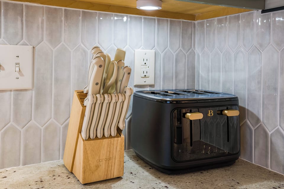 Knife set and 4 slot toaster