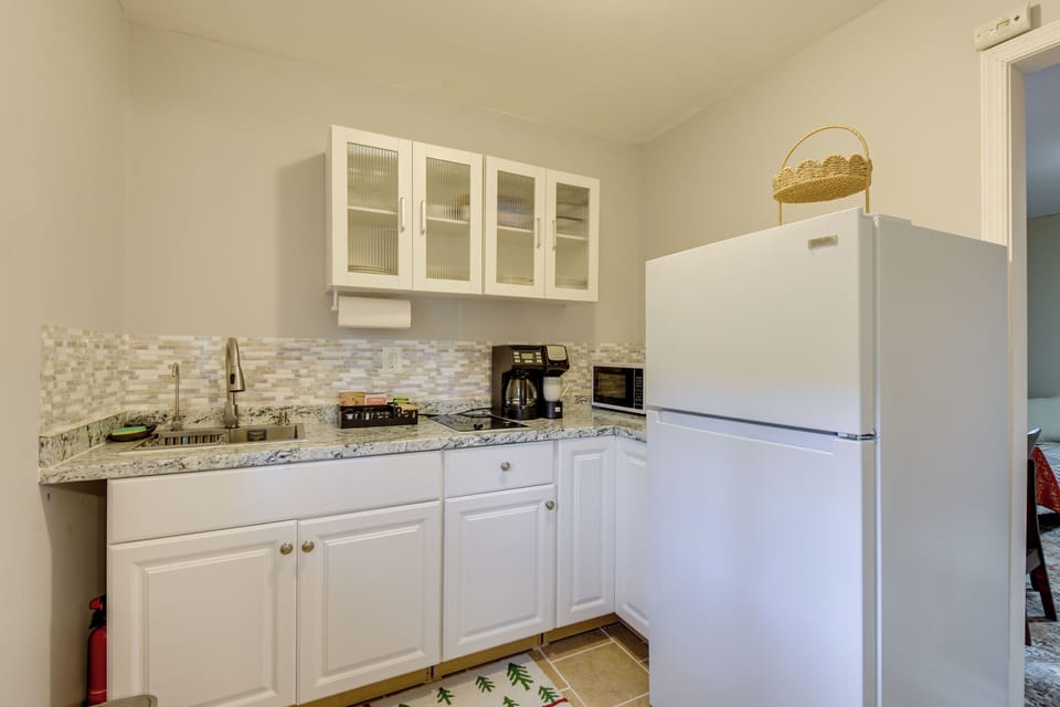 Kitchenette | Cooking Basics | Drip Coffee Maker