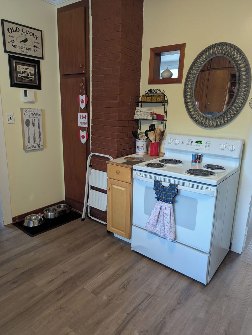 The spacious kitchen. Pet friendly.