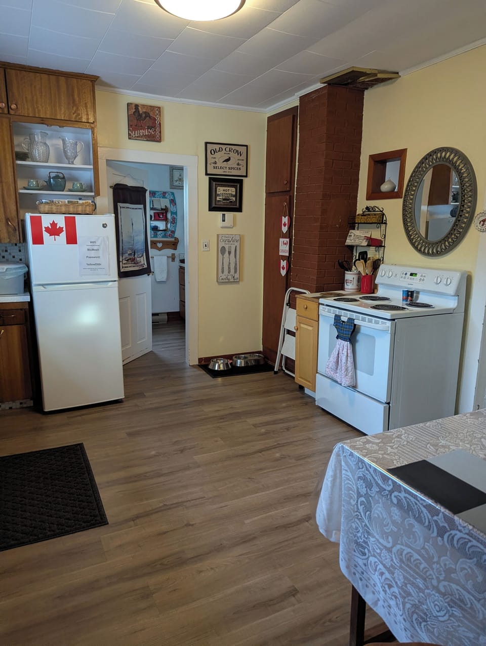 The spacious kitchen.