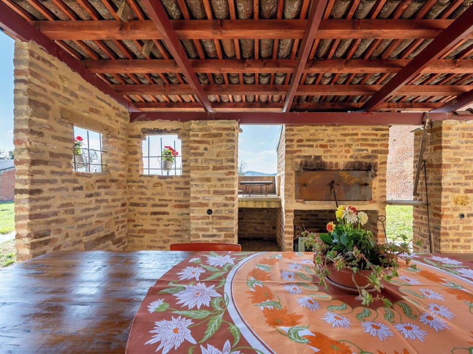 Residential Area, Home, House, Door, Apartment, Suburb, Balcony, Courtyard, Yard, Driveway