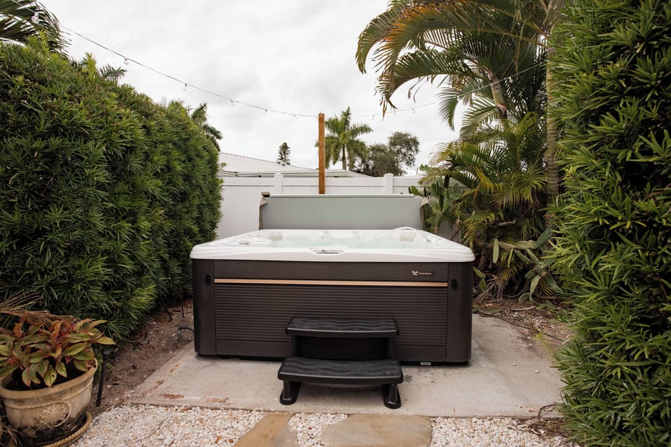Outdoor spa tub