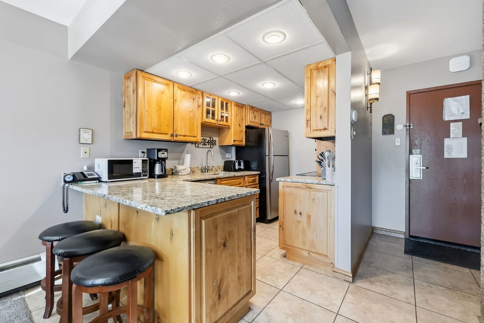 Full Kitchen