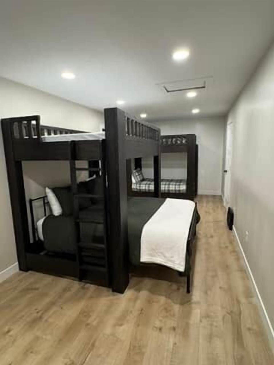 Bunkroom: Full over queen bed.