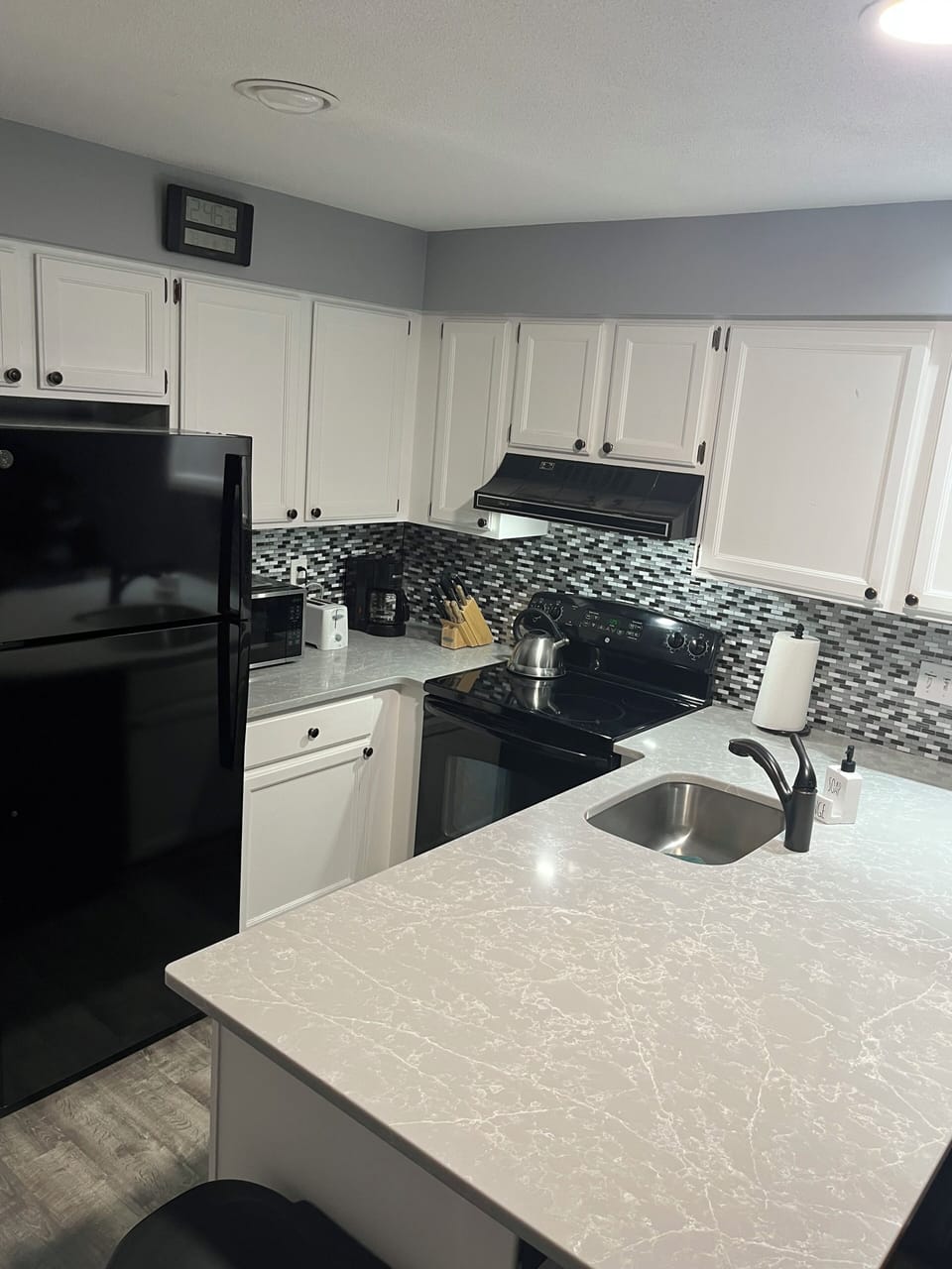 New fridge and toaster! Quiet dishwasher and perfectly calibrated oven.
