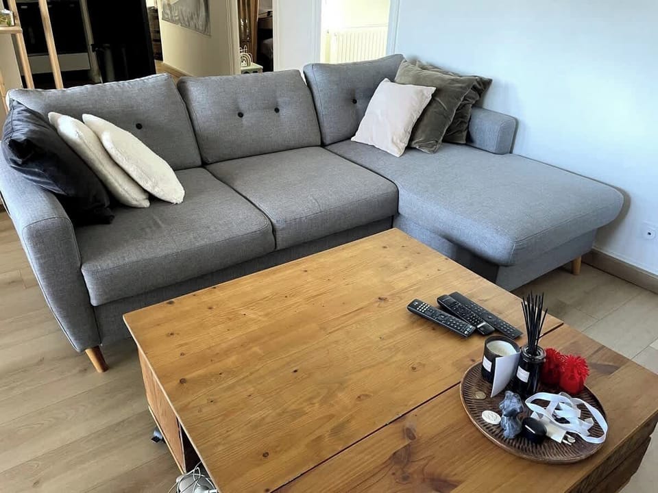 le canapé se transforme en lit double