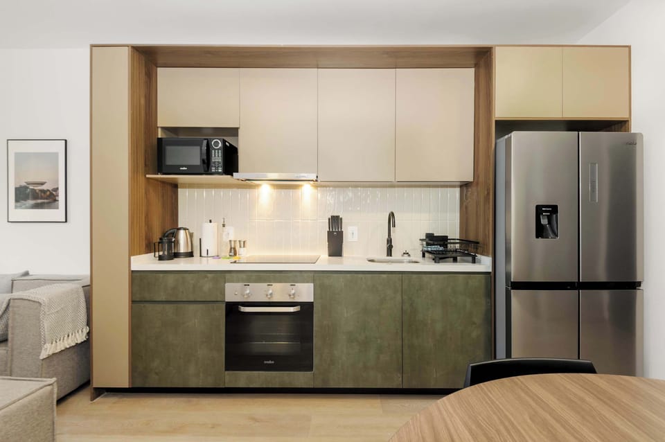 Modern and fully equipped kitchen