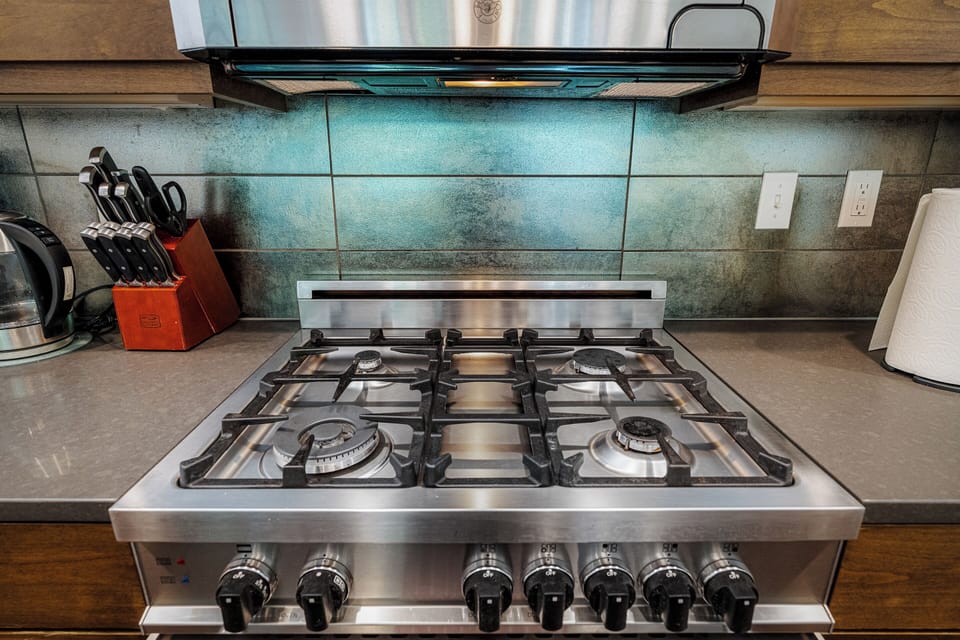 Ready to get cooking? This high-quality gas range is waiting!