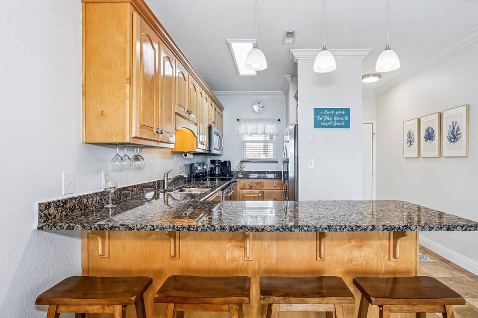 Enjoy lunch at the kitchen bar - seating for 4