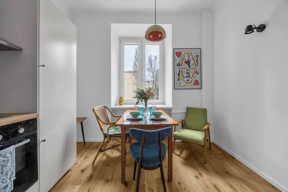 Fully equipped Kitchen with Dining Table | RENTUJEMY