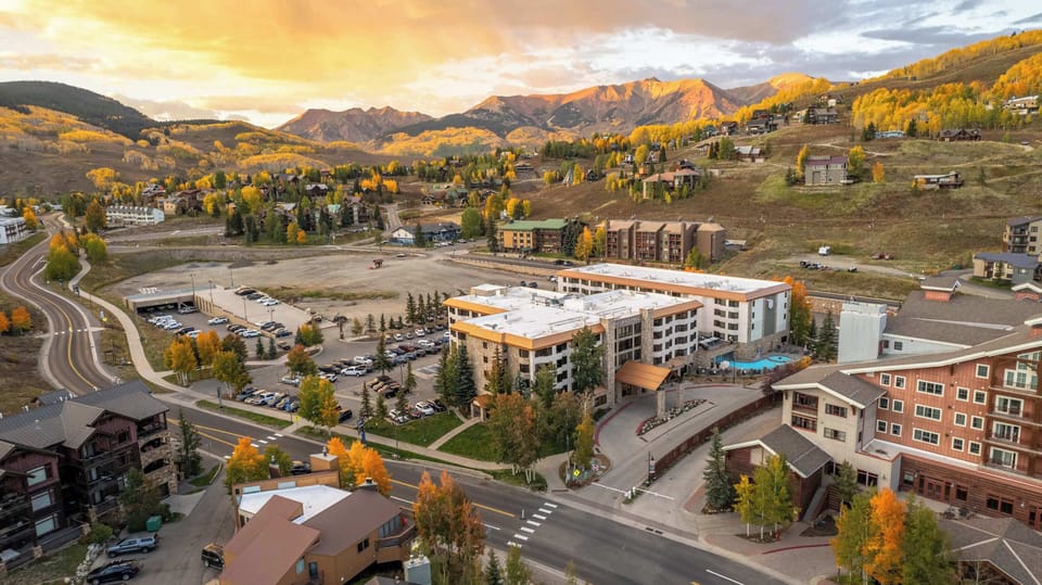 【Setting】Off-season at the base — fall color around the Grand Lodge