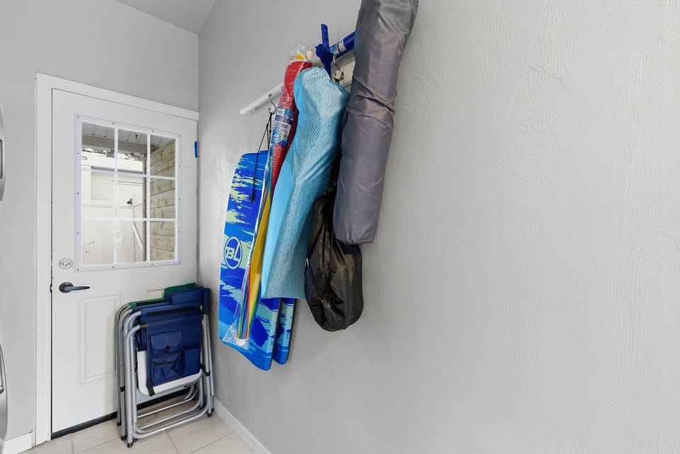 This beach stay includes convenient storage for beach gear, chairs, and essentials—making it easy to grab what you need and head out for a perfect day by the shore.