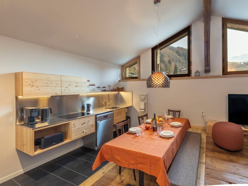 Wood, Interior Design, Ceiling, Kitchen, Furniture, Home, Countertop, Room, Cabinetry, Light Fixture