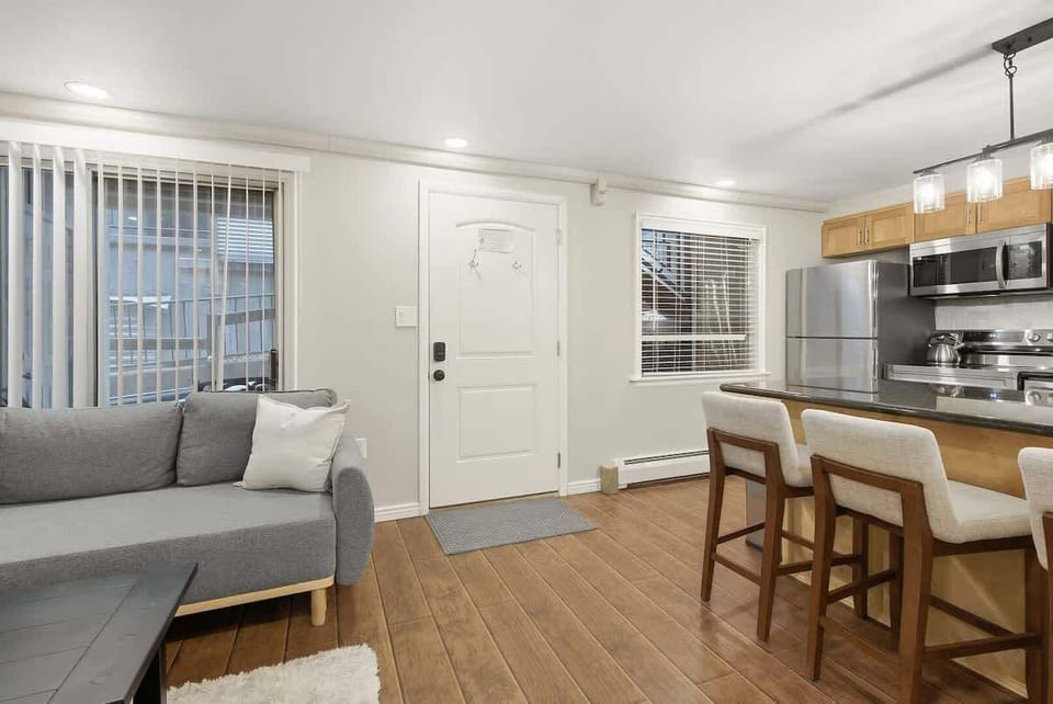 Living Room / Kitchen