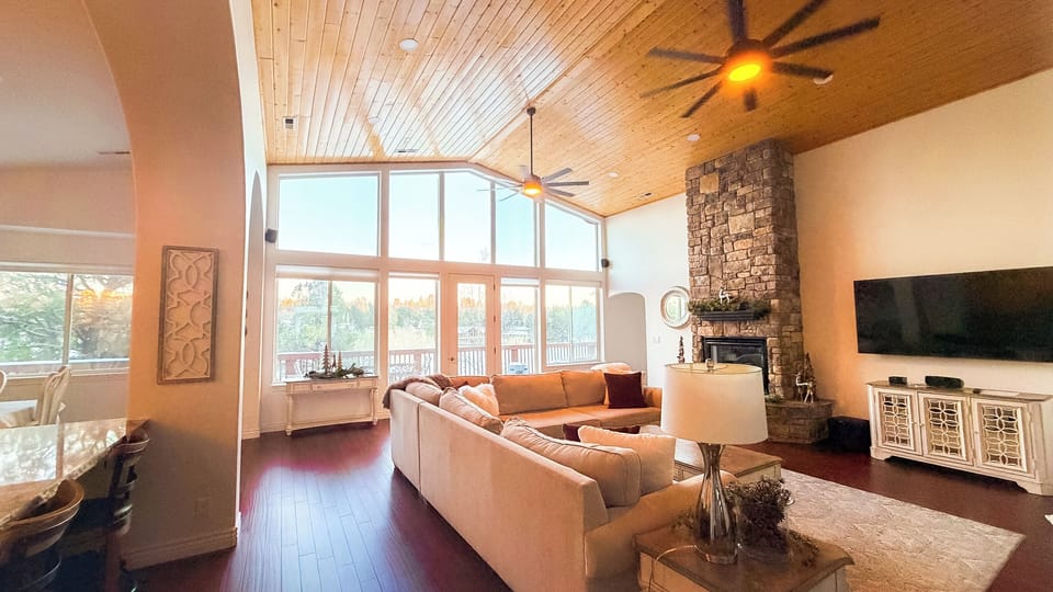 Floor 1 - Living Room
