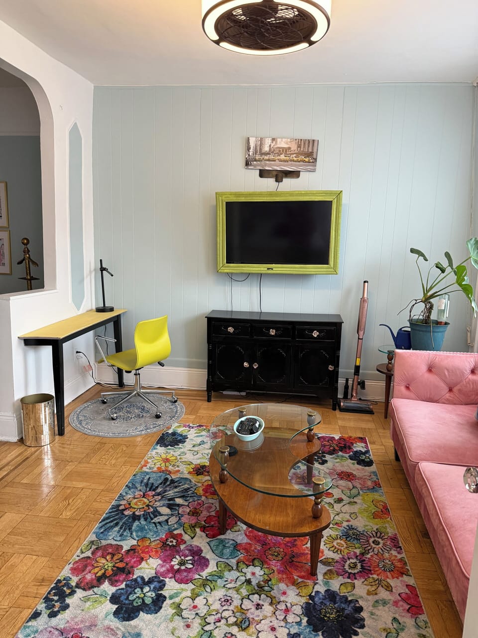 Living room with reading nook and work space. Guests are welcome to use our apps