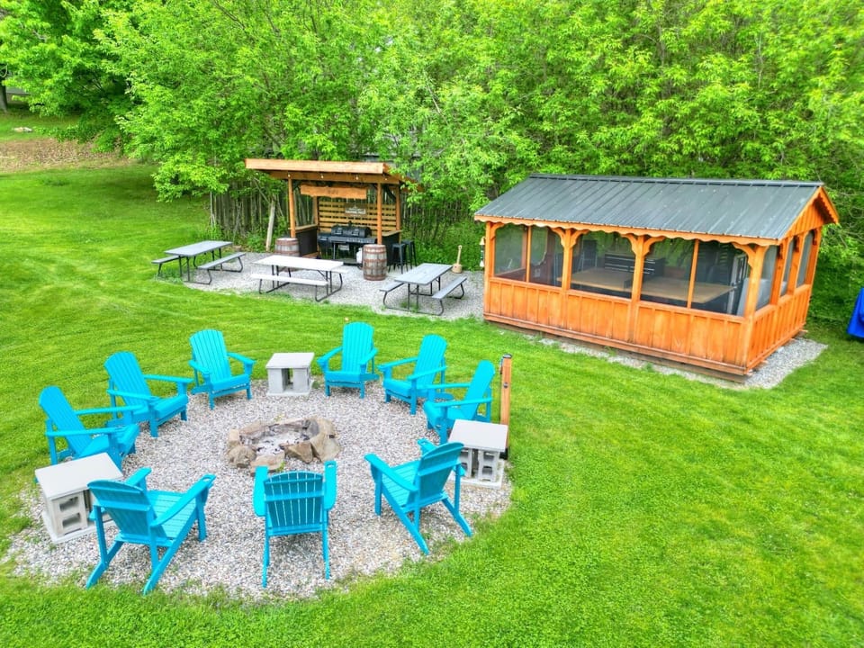 BBQ/Dining/Fire Pit
