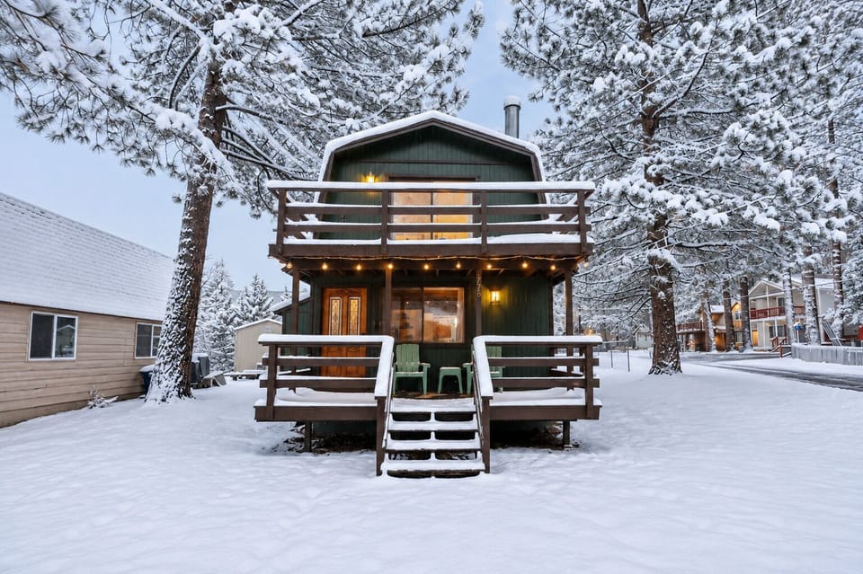 Snow covered Big Bear Cool Cabins, Big Bear Moonridge Escape front