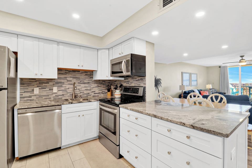 Island Club 5103 - Kitchen
