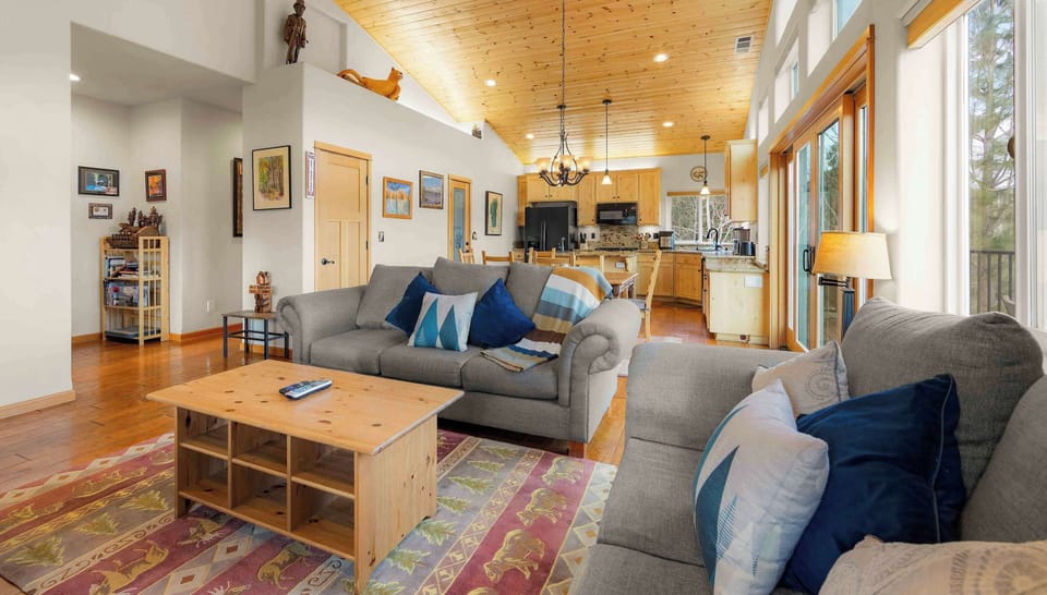 Living area with Smart TV