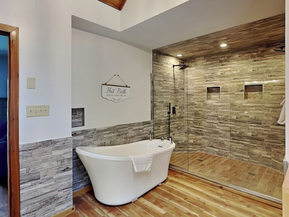 Primary Ensuite Bathroom - Soaking Tub & Separate Walk-In Shower