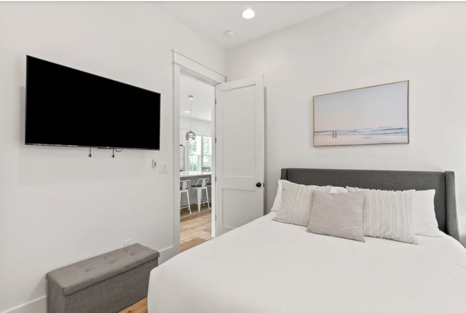 Ground floor Queen Bedroom