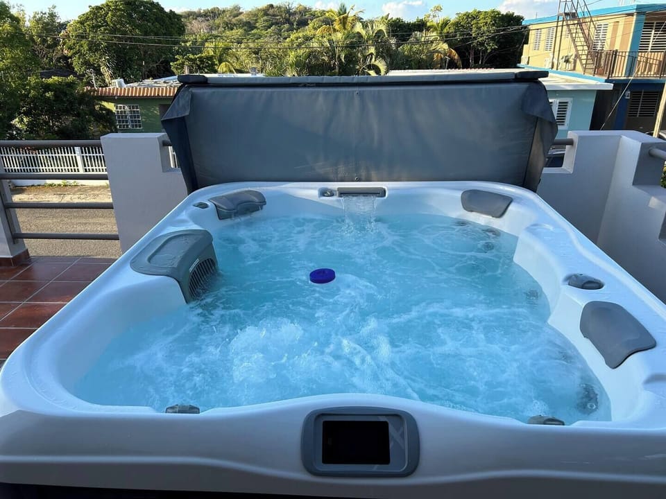 Outdoor spa tub