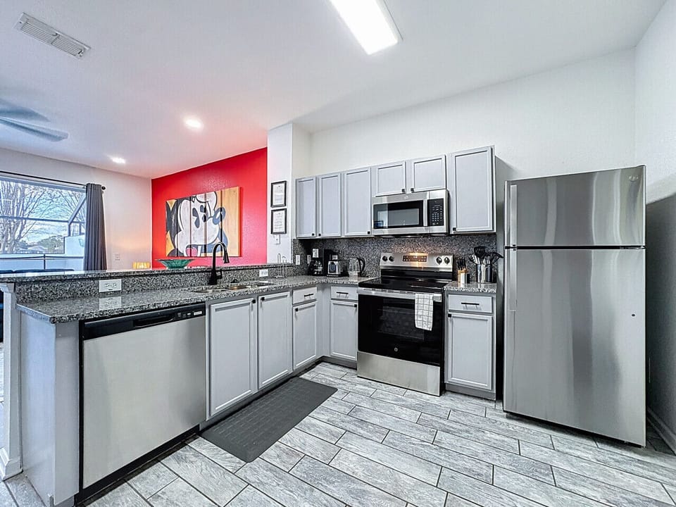 Fully Equipped Modern Kitchen