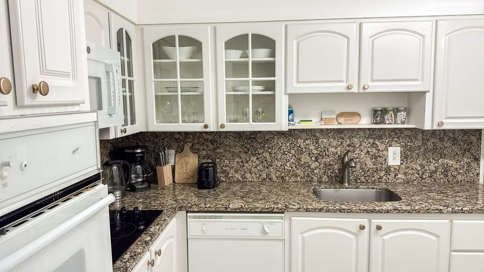 Fully equipped kitchen