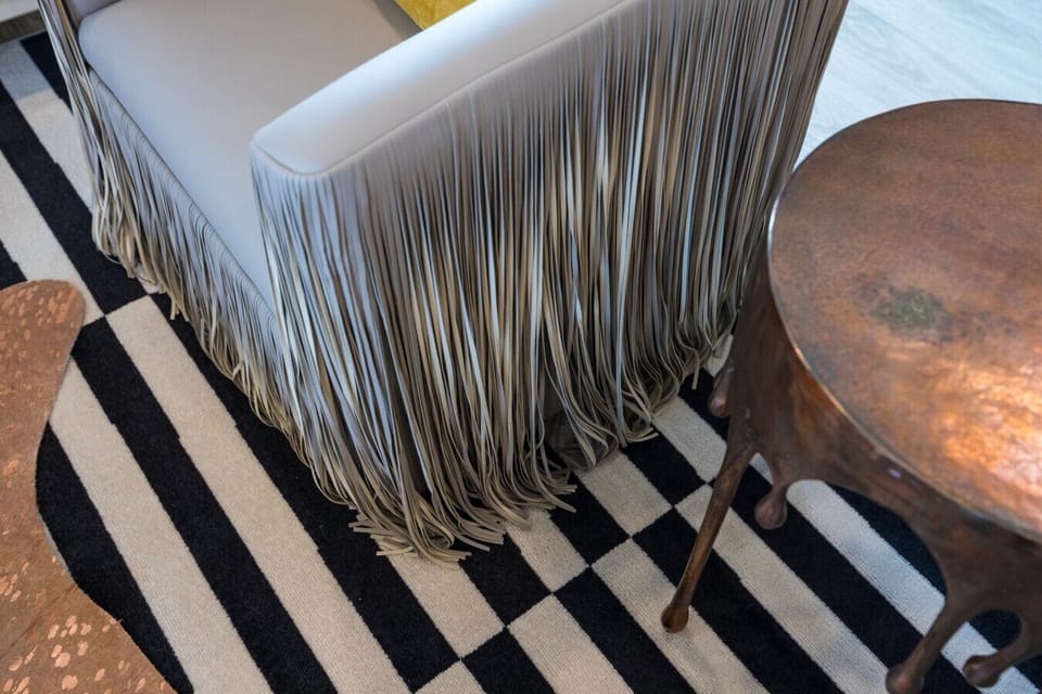 Simple yet striking décor for a polished look.