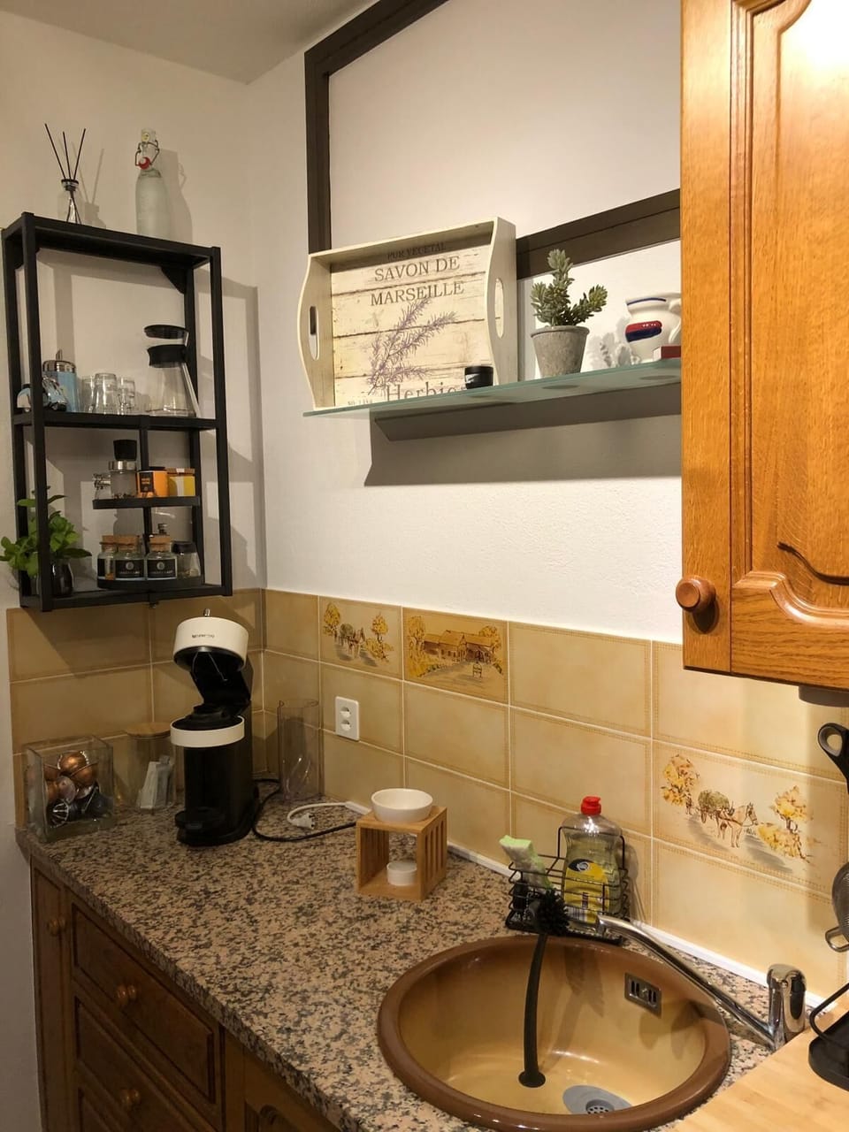Kitchen Sink and Coffee Machine