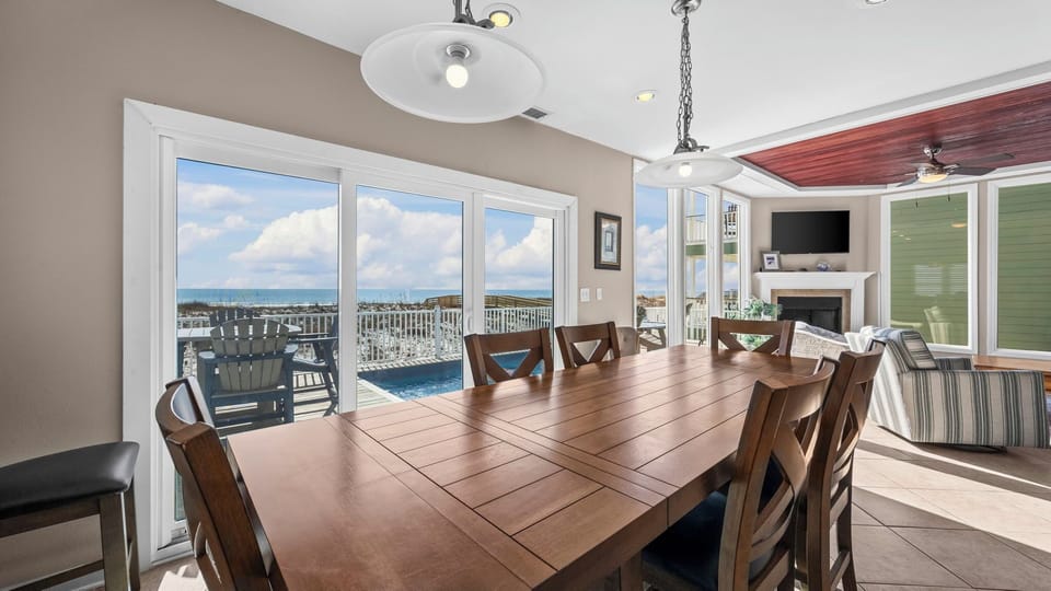 Miami Vice - - Dining area