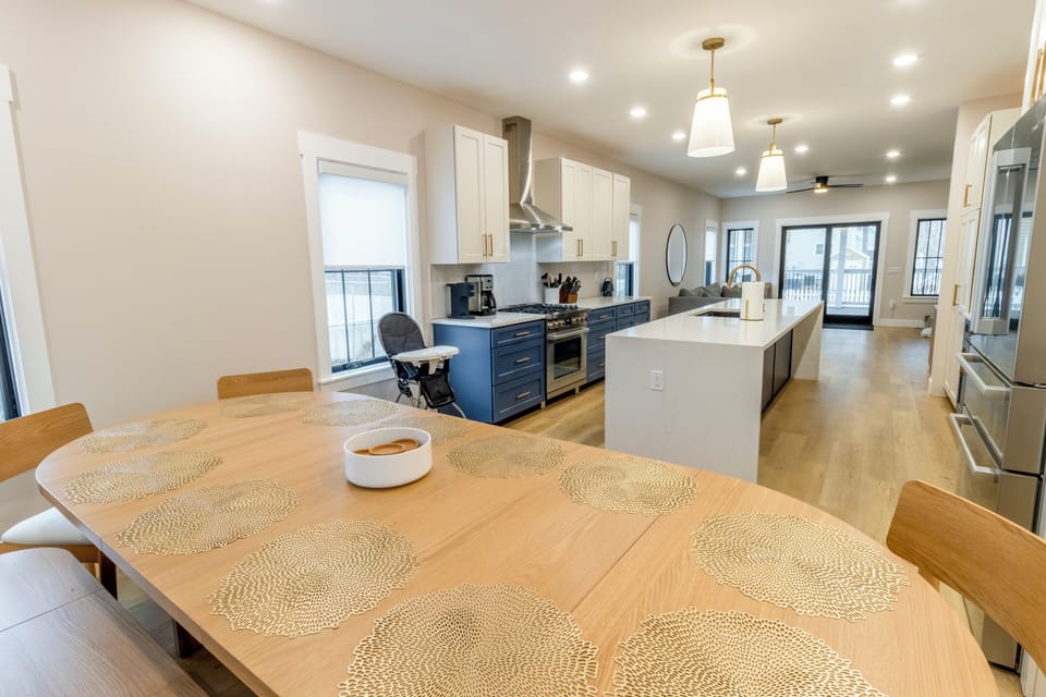 Main Level | Dining | Kitchen