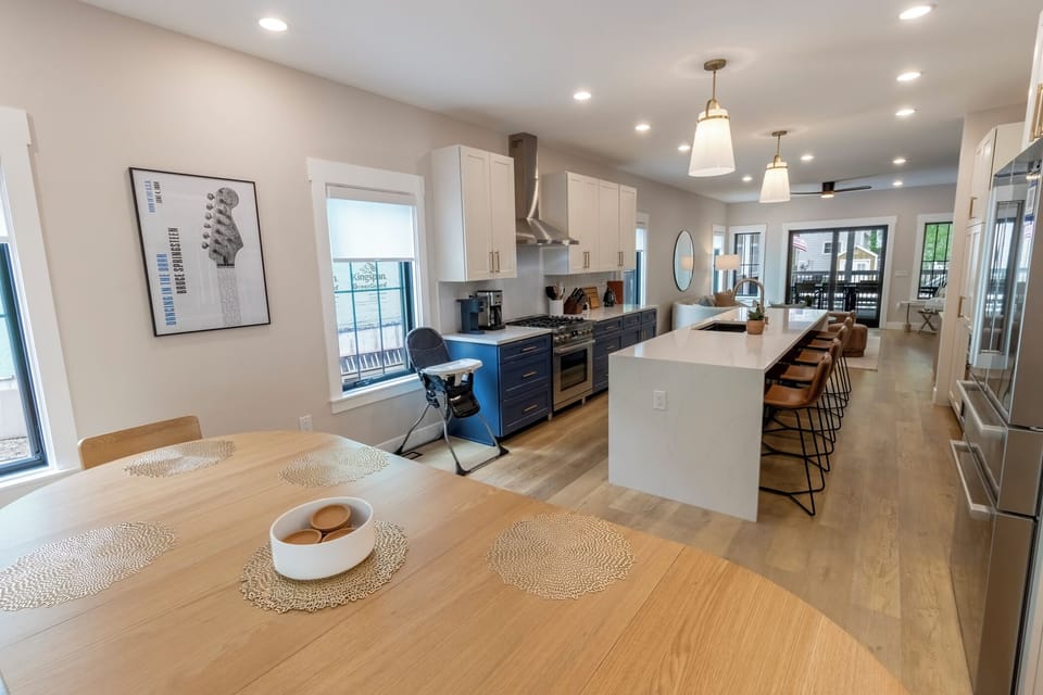 Main Level | Dining | Kitchen