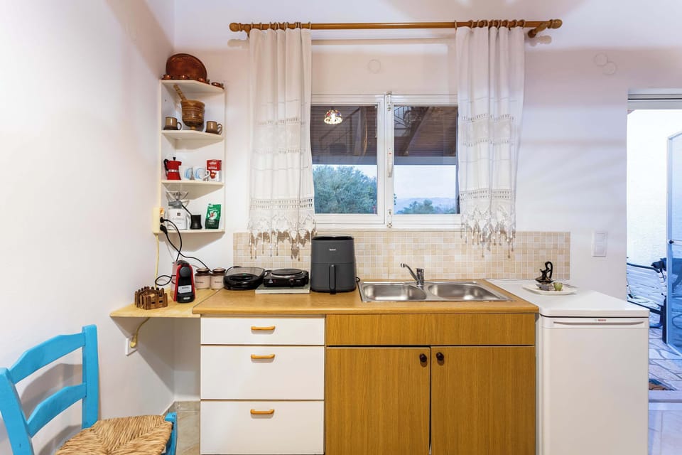 Equipped kitchenette with everything you need for your stay.