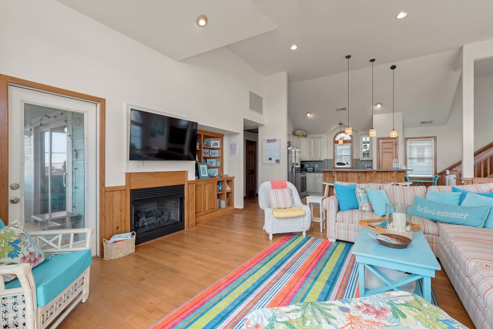 BCH14: On Corolla Time | Top Level Living Area