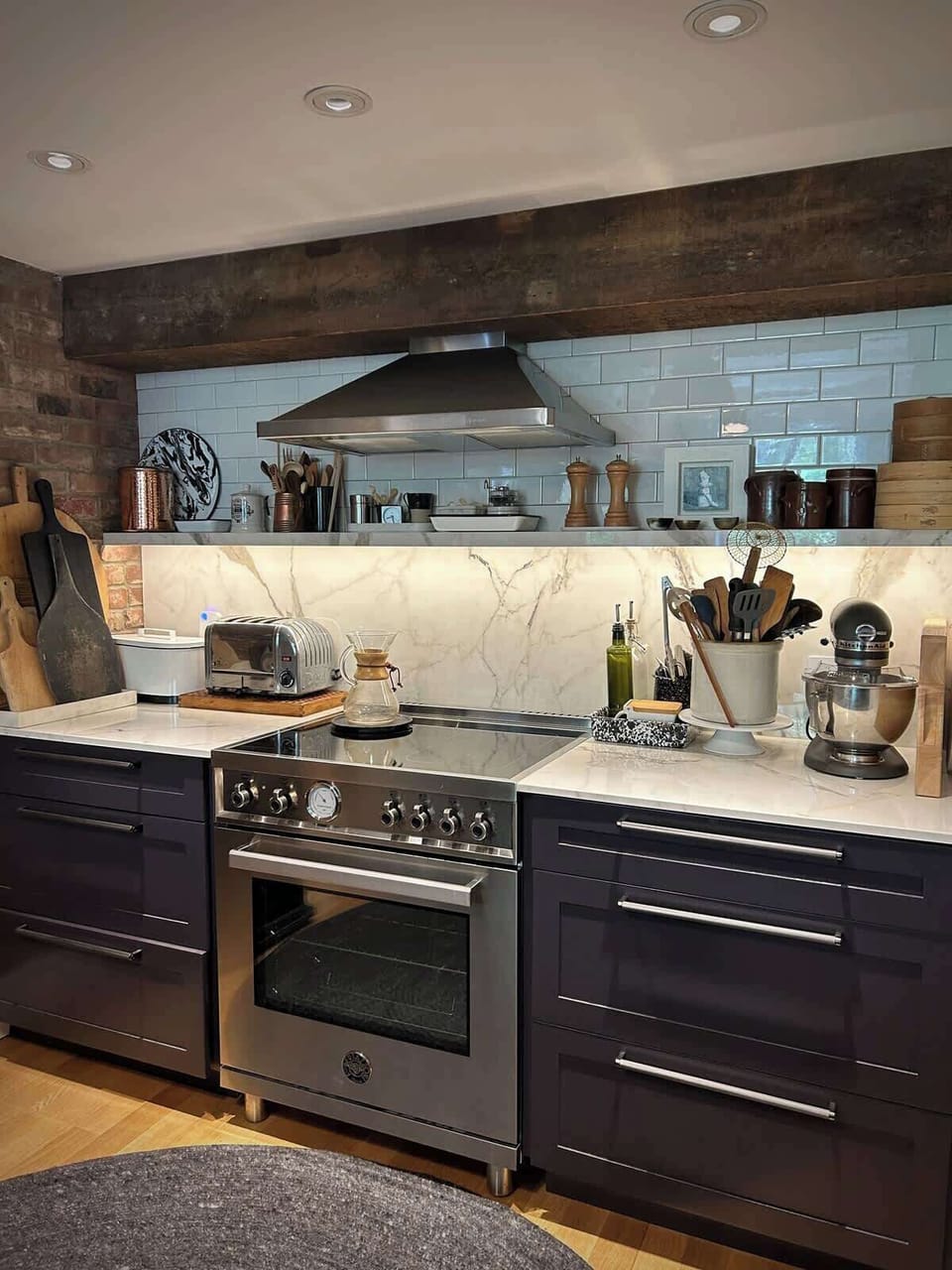 Fully equipped kitchen - induction cooktop boils water in  less than 3 minutes.