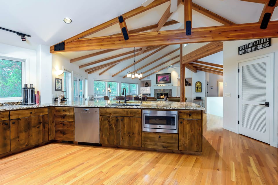 Kitchen - Main Level