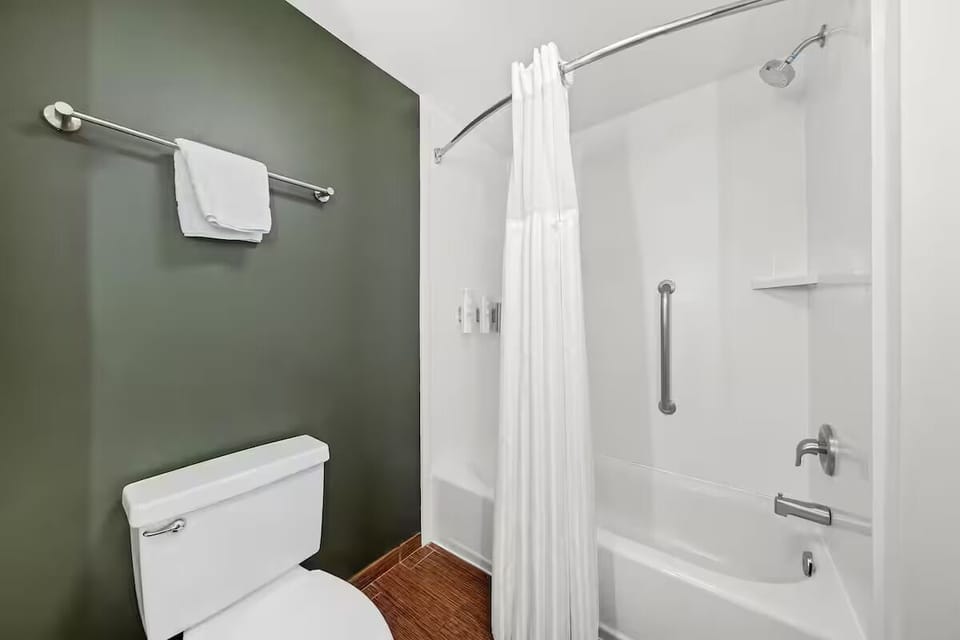 Refresh easily with a clean tub-shower and plush towels.