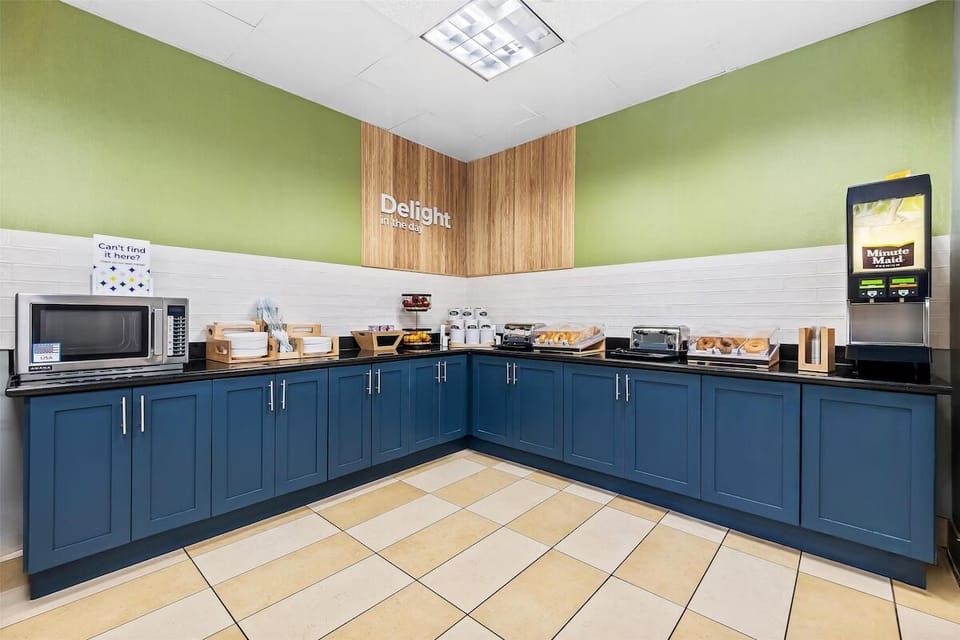 Start your morning with an easy, bright self-serve breakfast.